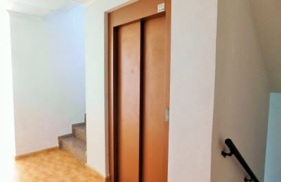 Alquiler a largo plazo - Apartamento / Piso - San Miguel de Salinas