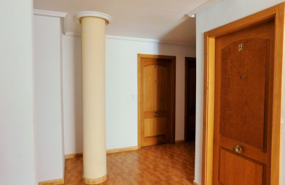 Alquiler a largo plazo - Apartamento / Piso - San Miguel de Salinas