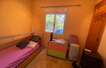 Resale - Finca / Country Property - Albatera