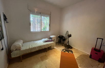 Resale - Finca / Country Property - Albatera