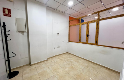 Herverkoop - Commerciële eenheid - Beniel