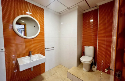 Herverkoop - Commerciële eenheid - Beniel