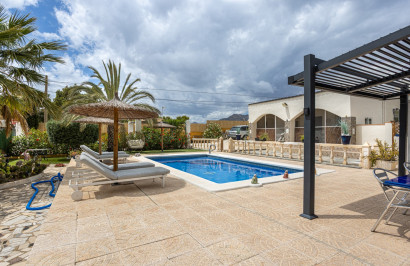 Resale - Finca / Country Property - Albatera