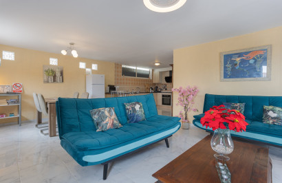 Resale - Finca / Country Property - Albatera