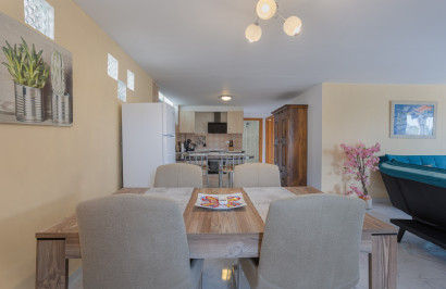 Resale - Finca / Country Property - Albatera