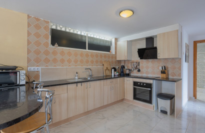 Resale - Finca / Country Property - Albatera