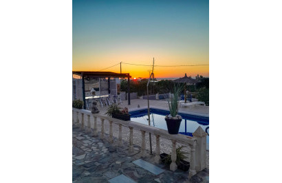 Resale - Finca / Country Property - Albatera