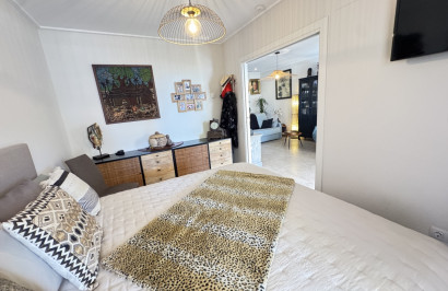 Resale - Apartment / Flat - Villamartín