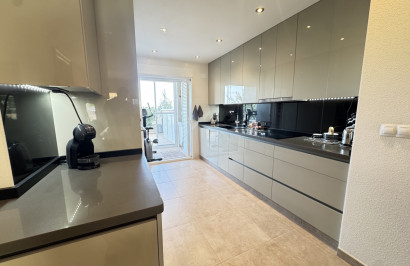 Resale - Apartment / Flat - Villamartín