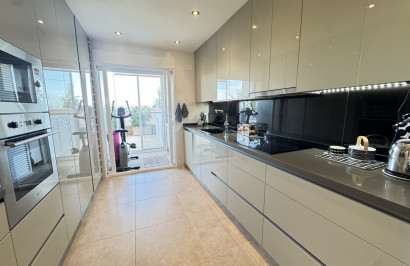 Resale - Apartment / Flat - Villamartín