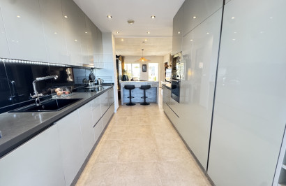 Resale - Apartment / Flat - Villamartín