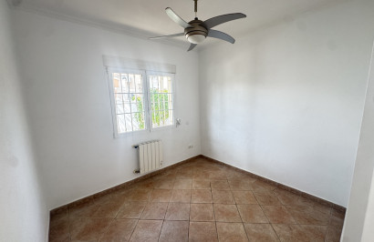 Reventa - Villa independiente - San Miguel de Salinas