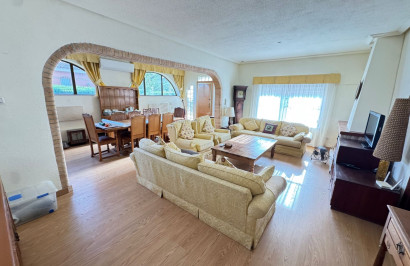 Reventa - Villa independiente - Cabo Roig