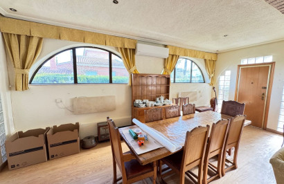 Reventa - Villa independiente - Cabo Roig