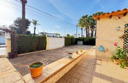 Reventa - Villa independiente - Cabo Roig