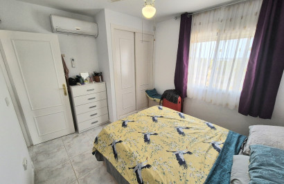 Resale - Apartment / Flat - Torrevieja - La Siesta