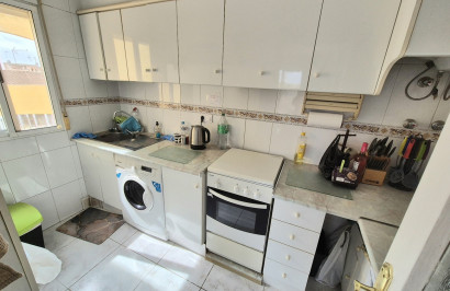 Resale - Apartment / Flat - Torrevieja - La Siesta