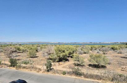 Resale - Apartment / Flat - Torrevieja - La Siesta