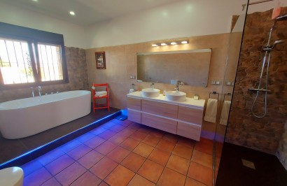 Resale - Finca / Country Property - Bigastro