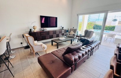 Reventa - Villa independiente - Algorfa