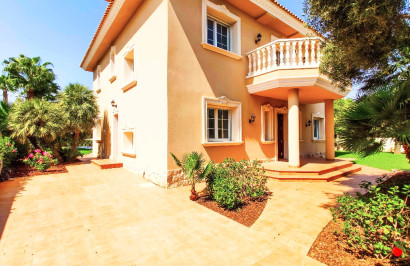 Obra nueva - Villa independiente - Cabo Roig