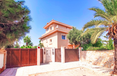 Obra nueva - Villa independiente - Cabo Roig