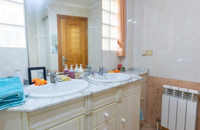 Reventa - Villa independiente - Los Altos