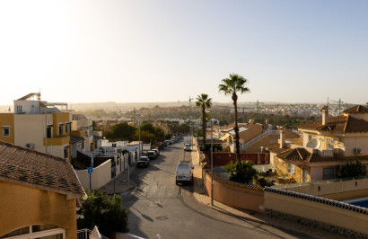 Reventa - Villa independiente - Los Altos