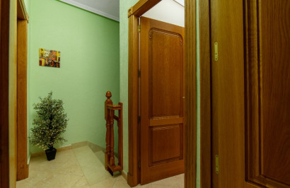 Resale - Detached Villa - Los Altos