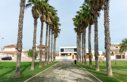 Resale - Detached Villa - Los Altos