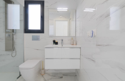 Reventa - Villa independiente - Torrevieja