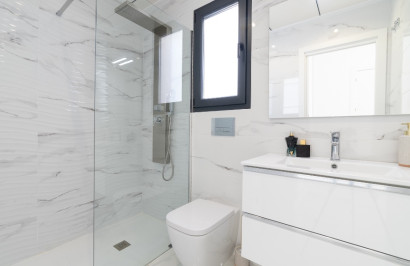 Reventa - Villa independiente - Torrevieja