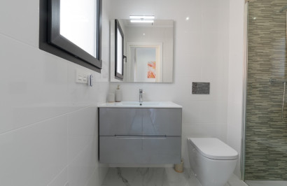 Reventa - Villa independiente - Torrevieja