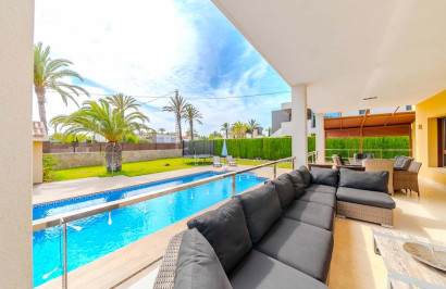Resale - Detached Villa - Cabo Roig