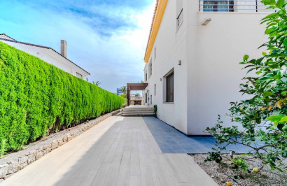 Resale - Detached Villa - Cabo Roig