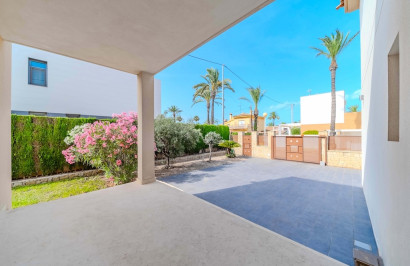 Resale - Detached Villa - Cabo Roig