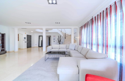 Resale - Detached Villa - Cabo Roig