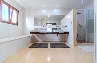 Resale - Detached Villa - Cabo Roig