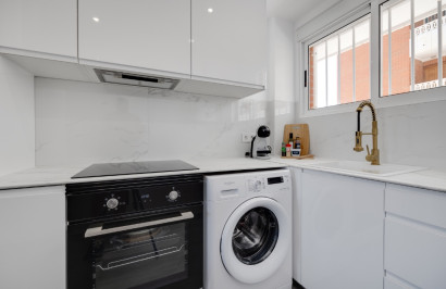 Resale - Apartment / Flat - Punta Prima