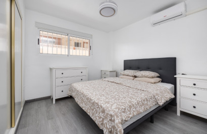 Resale - Apartment / Flat - Punta Prima