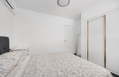 Resale - Apartment / Flat - Punta Prima