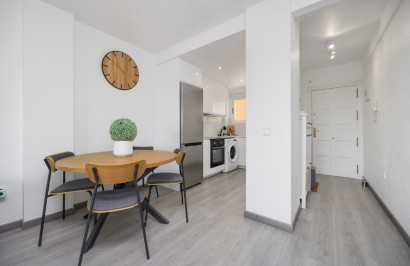 Resale - Apartment / Flat - Punta Prima