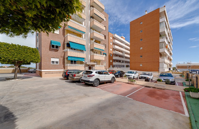 Resale - Apartment / Flat - Punta Prima