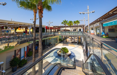 Resale - Apartment / Flat - Punta Prima