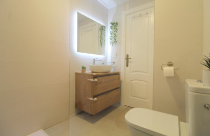 Resale - Apartment / Flat - Torrevieja - La Veleta