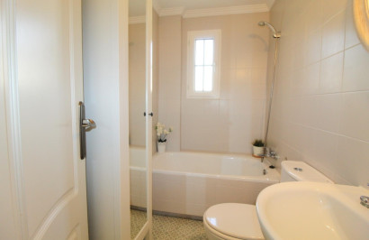 Resale - Apartment / Flat - Torrevieja - La Veleta