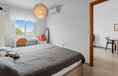 Resale - Apartment / Flat - Torrevieja