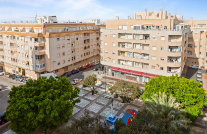 Resale - Apartment / Flat - Torrevieja