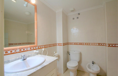 Resale - Apartment / Flat - Villamartín