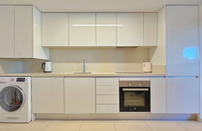 Resale - Apartment / Flat - Torrevieja - Punta Prima